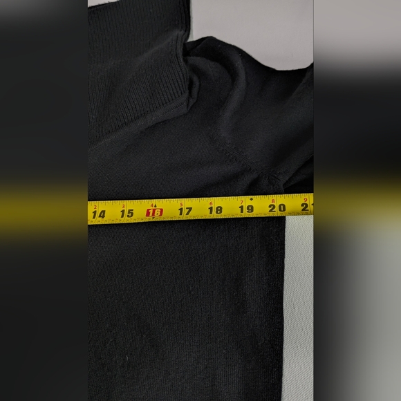 White House Black Market Off The Shoulder Black Knit Sweater Size XL Feminine - Picture 8 of 11